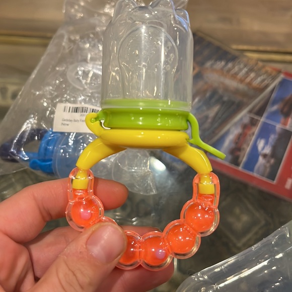 NWT Silicone baby teethers and feeders - Picture 4 of 6